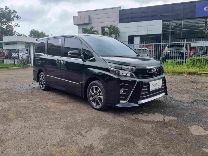 Mobil Voxy 2019 Bekas