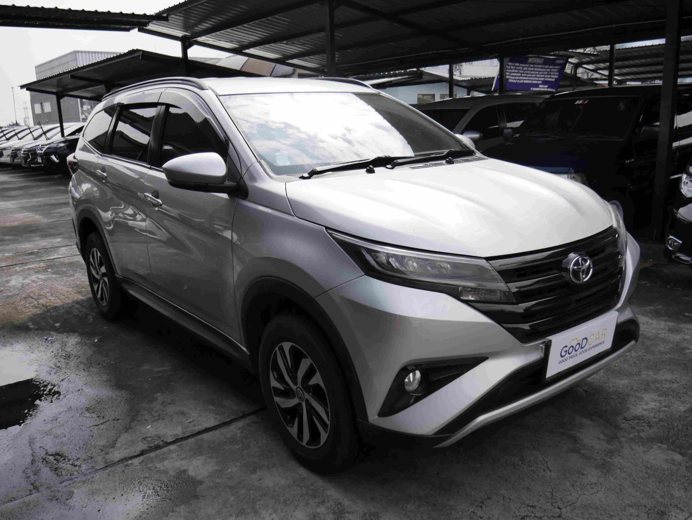 Mobil Rush 2018 Bekas