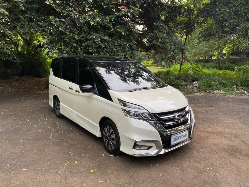 Mobil New Serena 2023 Bekas